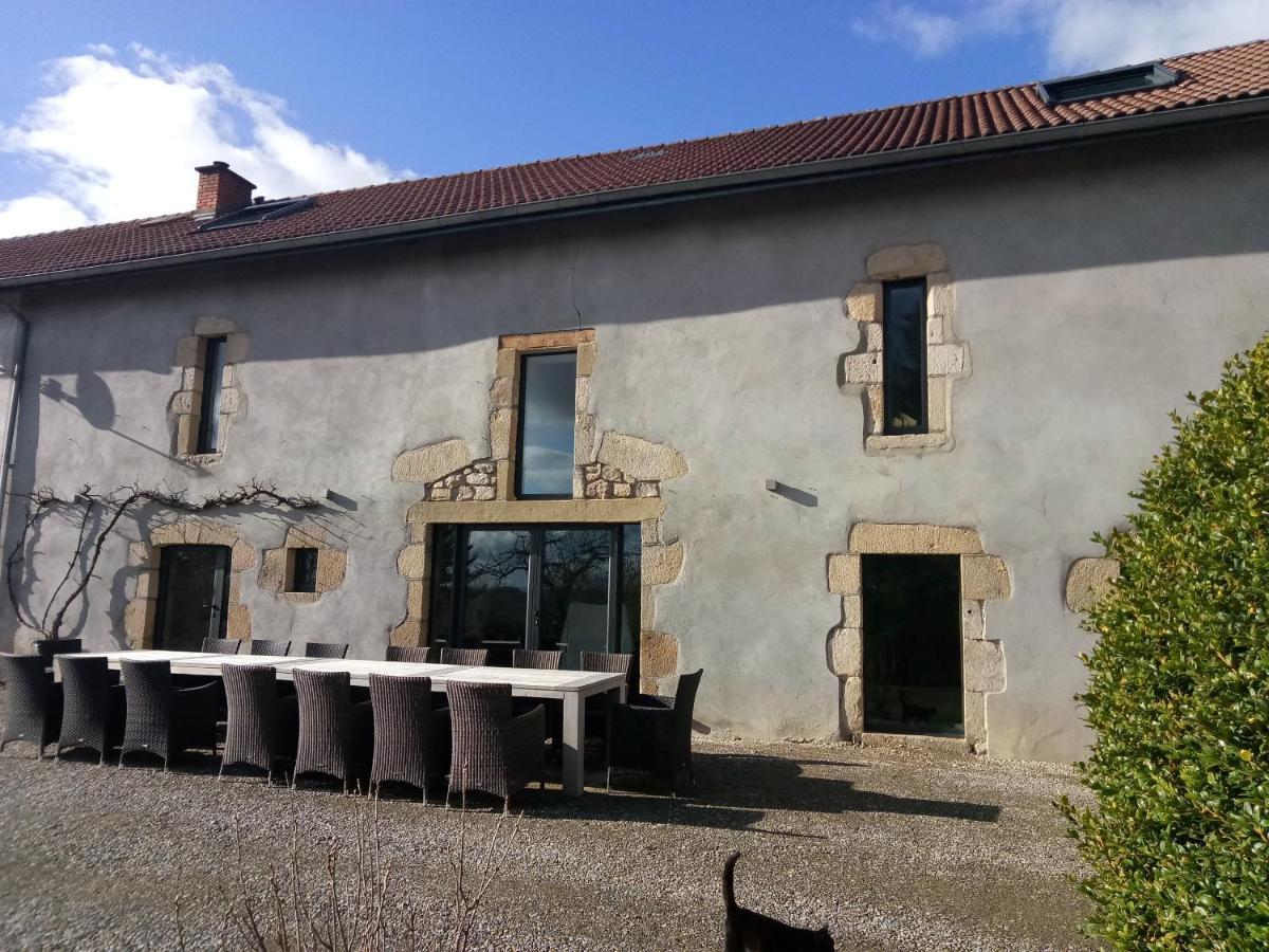 Chambres D'Hotes Quatre Mains Saint-Priest-des-Champs Exterior photo
